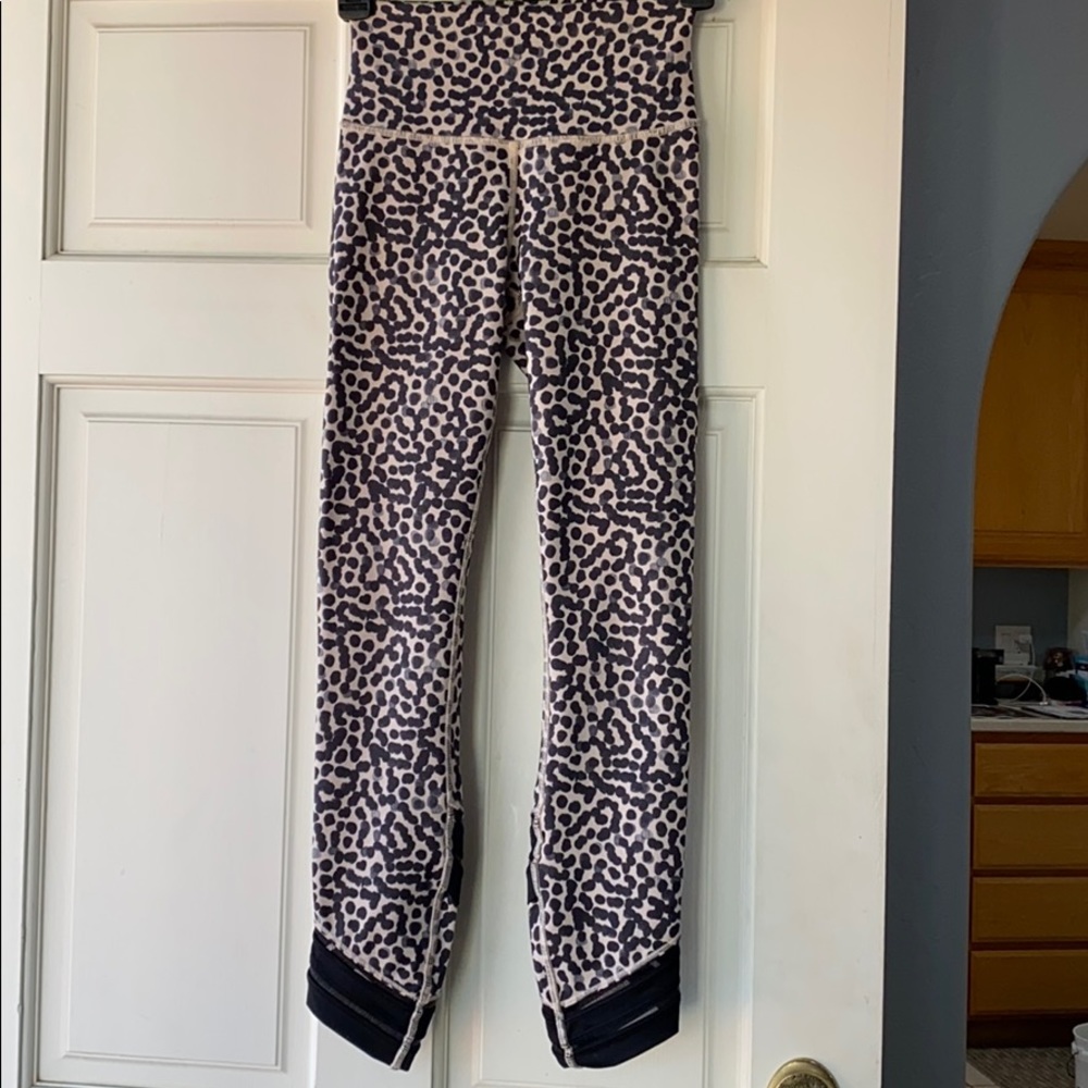 Lululemon size 2